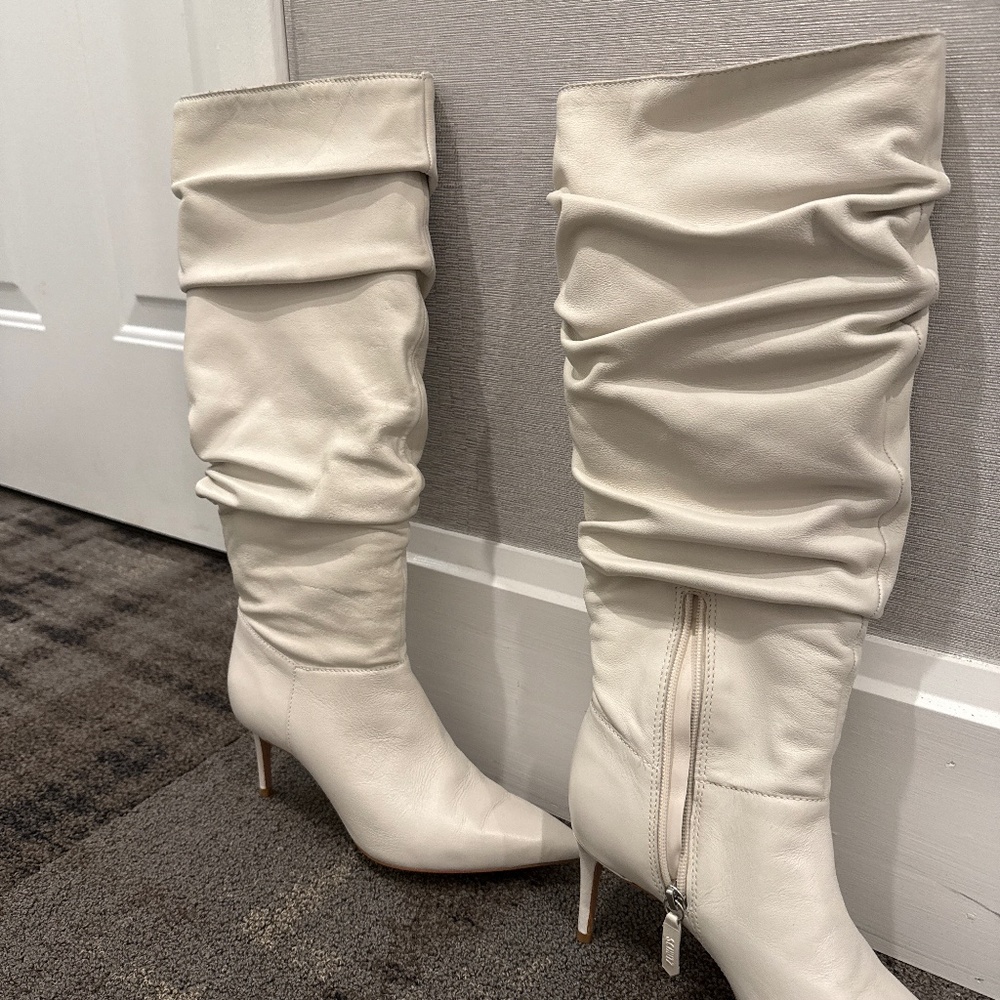 Knee boots